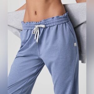 Vuori NEW Blue Heron Boyfriend Joggers